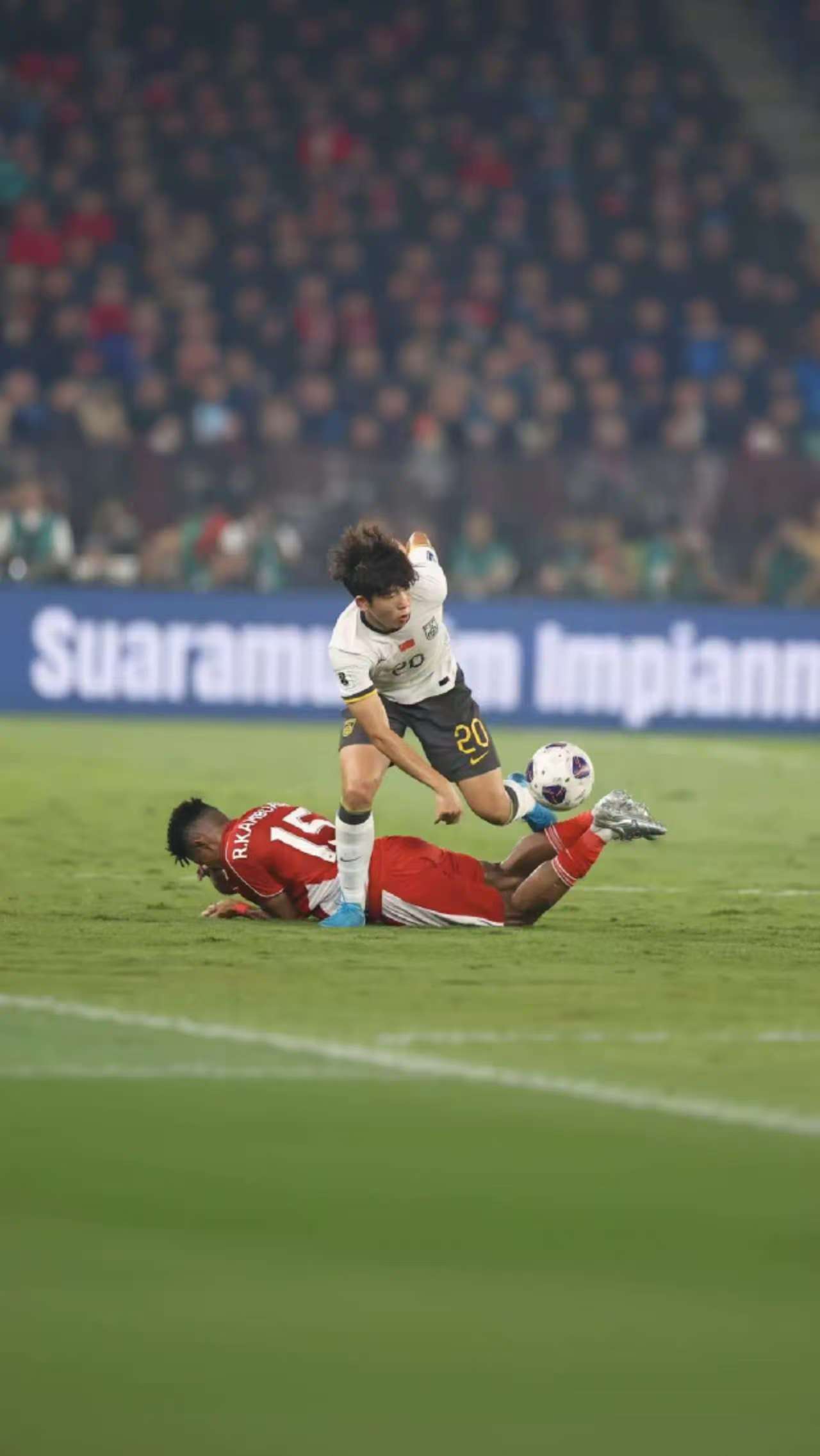 尤文新援博努奇受伤，国际米兰客场大比分胜的简单介绍