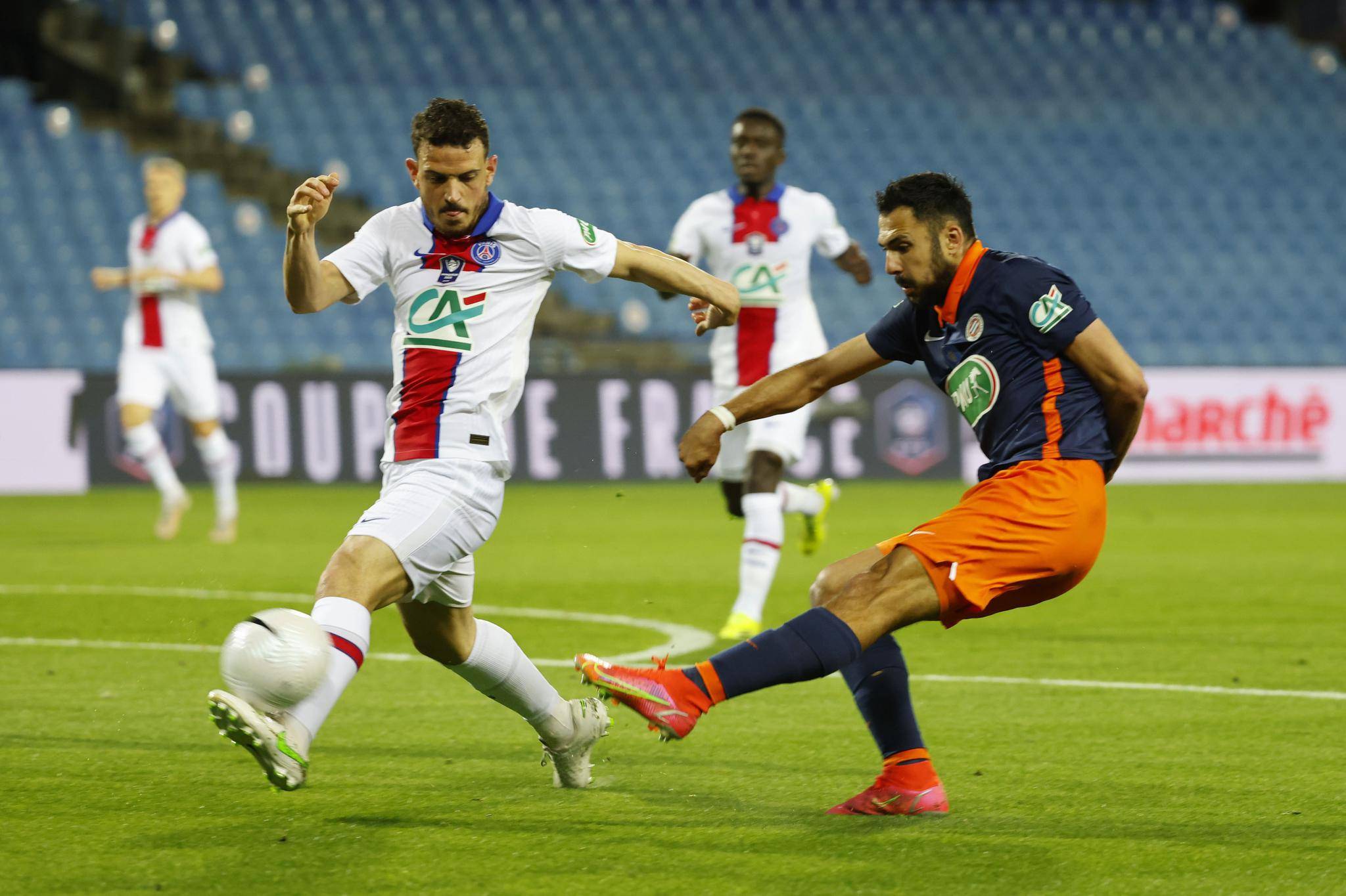 包含波兰队完胜英格兰队，波尔高光表现的词条