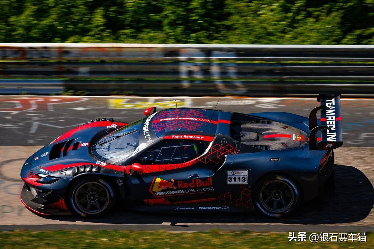 包含哈斯车队逆转阿斯顿马丁，维斯塔潘带队取胜的词条