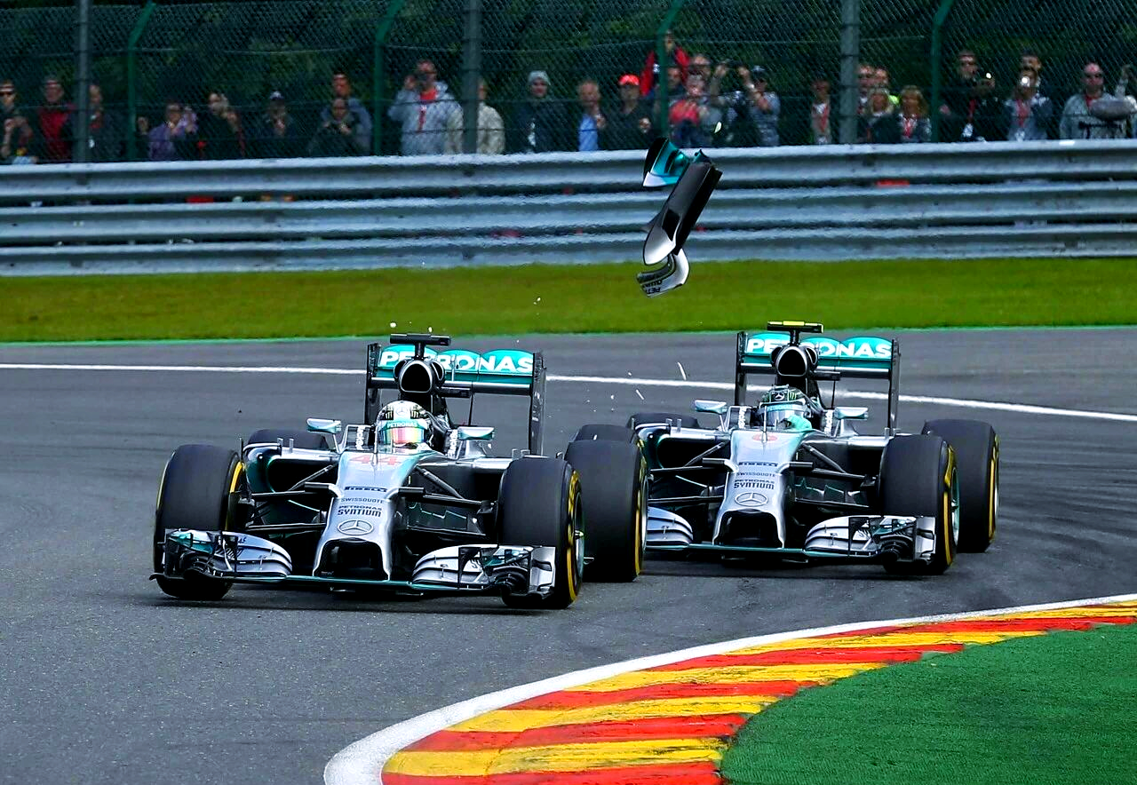 包含哈斯车队横扫迈凯伦，诺里斯刷新纪录的词条