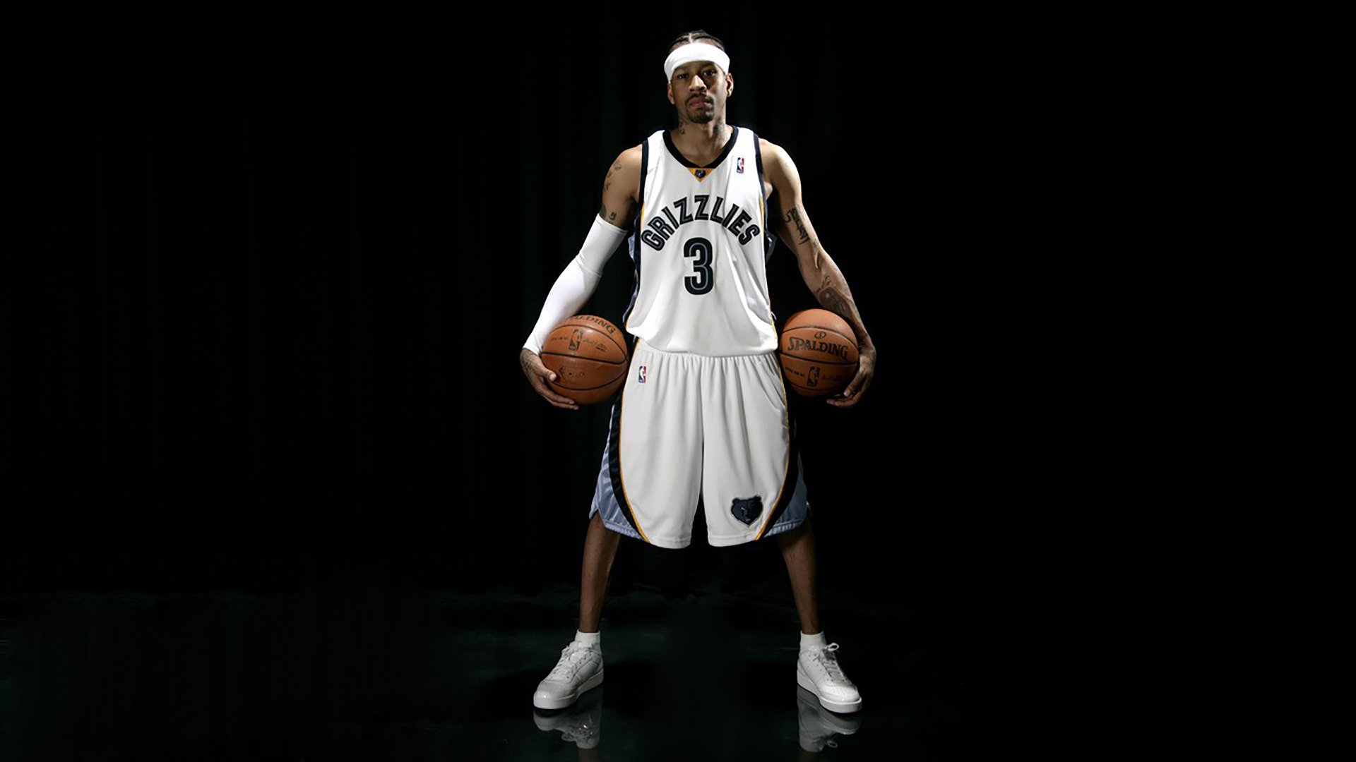 米切尔扛起全队，76人轻取深圳队，一场个人英雄主义与团队胜利的完美融合