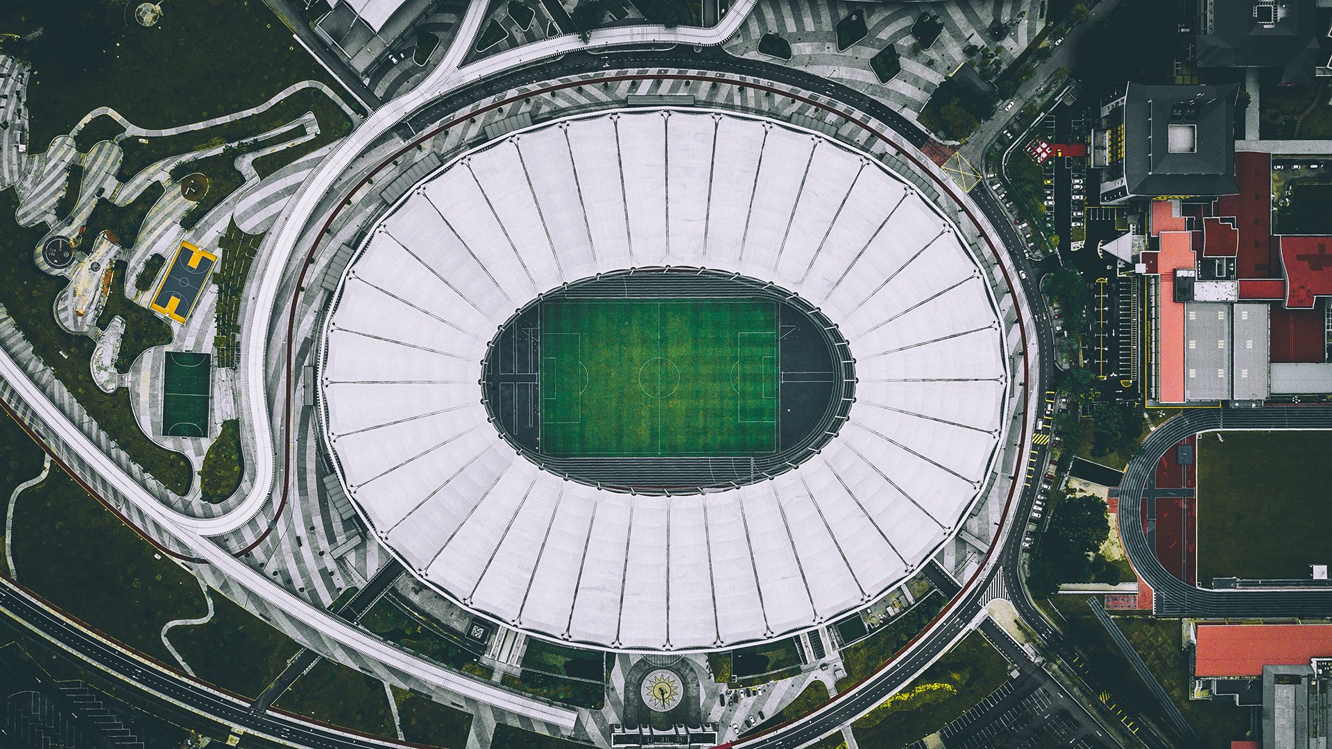 逆光者,当坎塞洛用全攻全守刺破2026的沙漠幻境